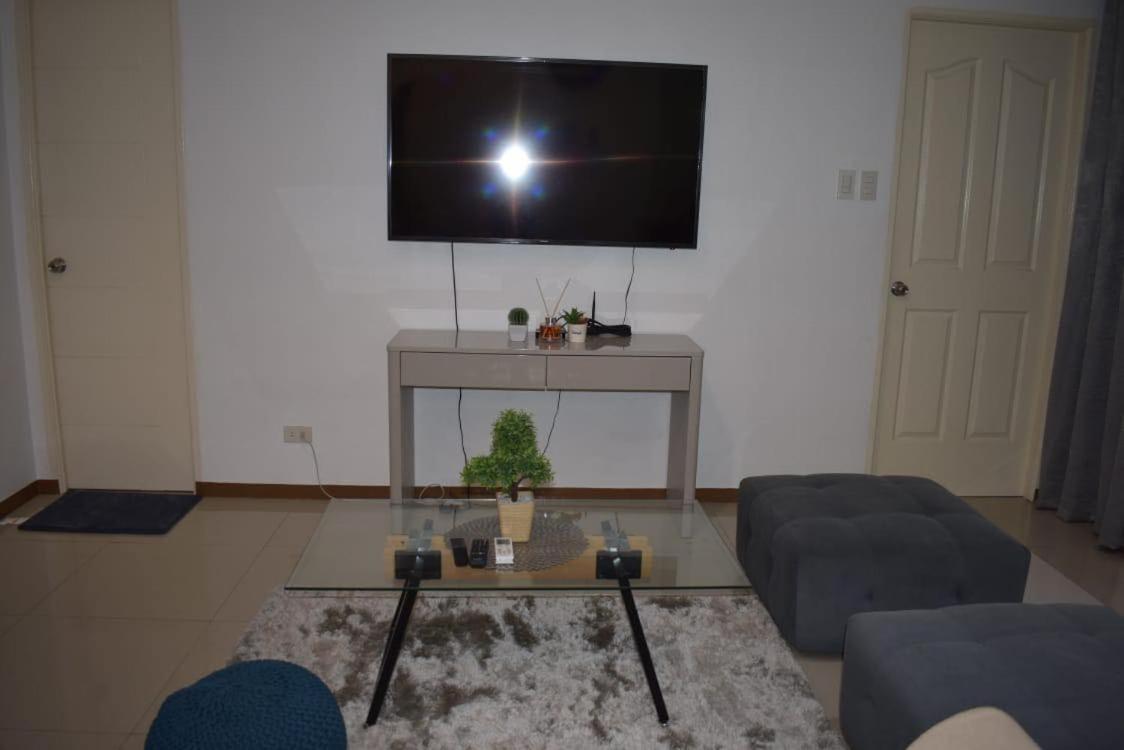Affordable Makati Apt Manila Kültér fotó