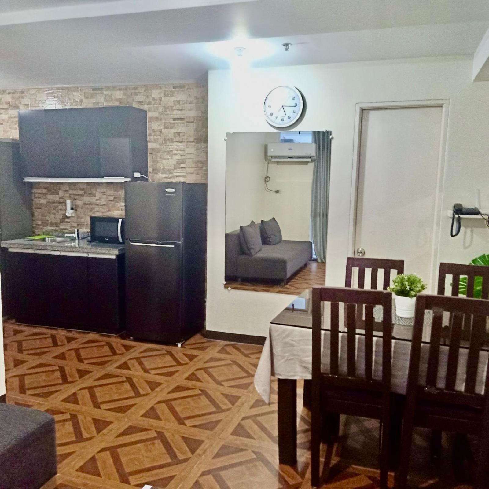 Affordable Makati Apt Manila Kültér fotó